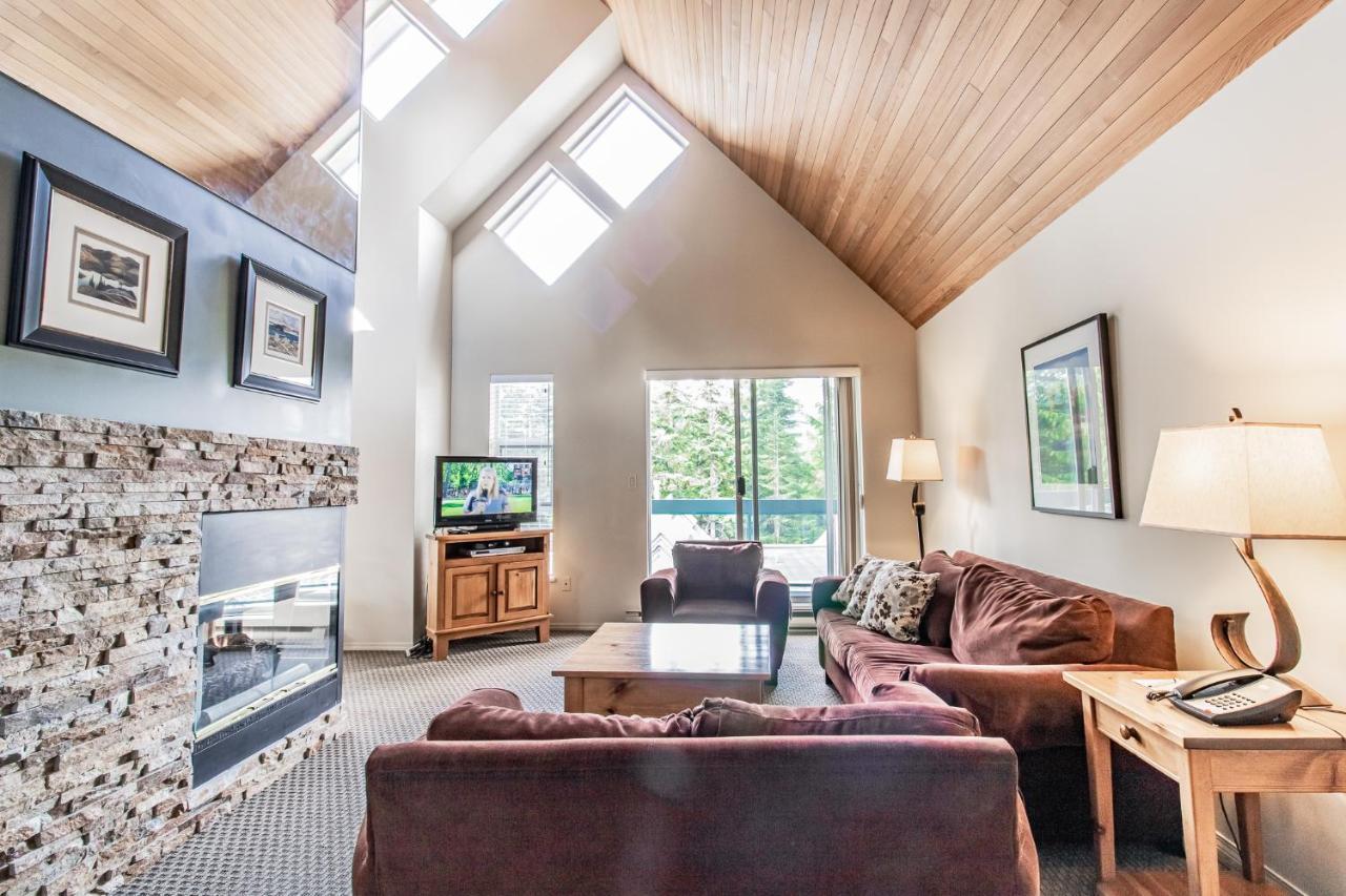 Snowbird Townhouses By Elevate Vacations Whistler Esterno foto