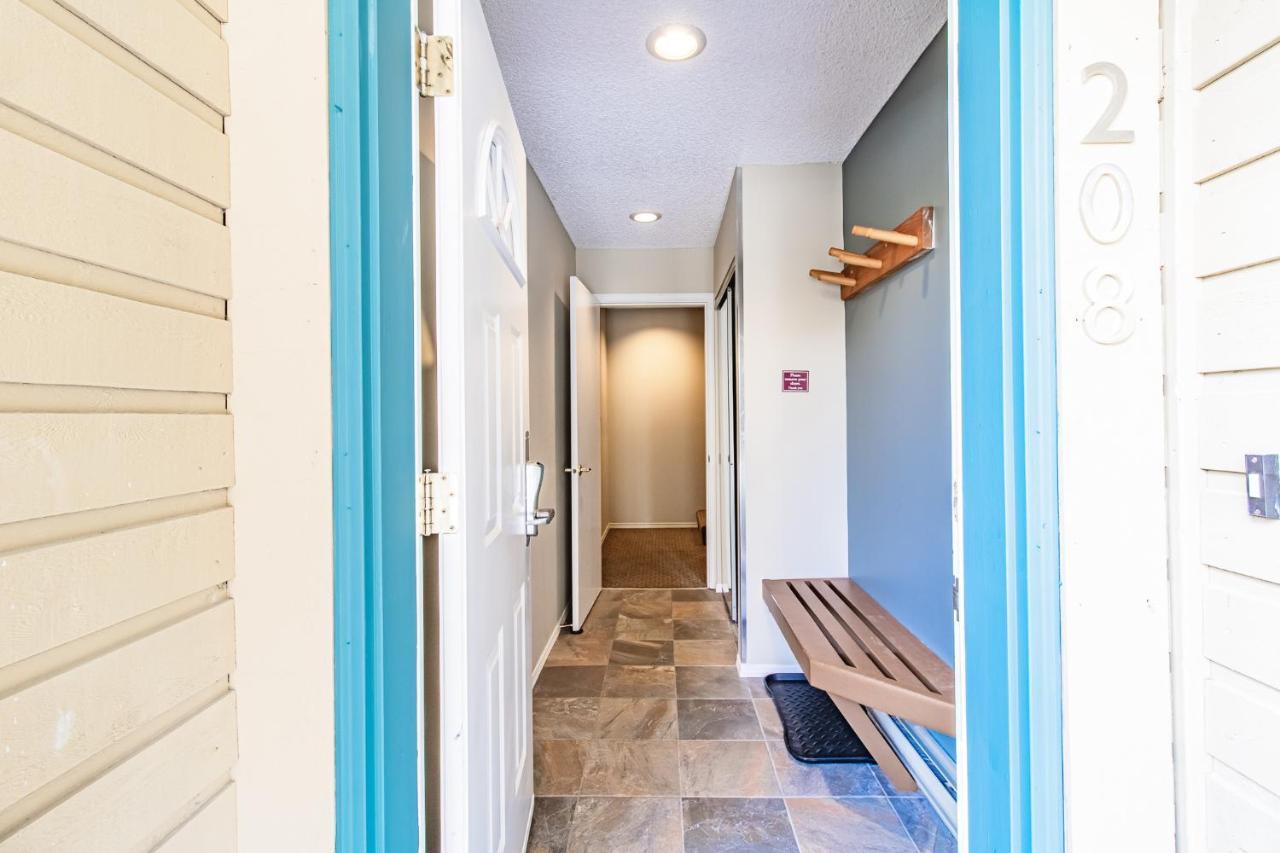 Snowbird Townhouses By Elevate Vacations Whistler Esterno foto