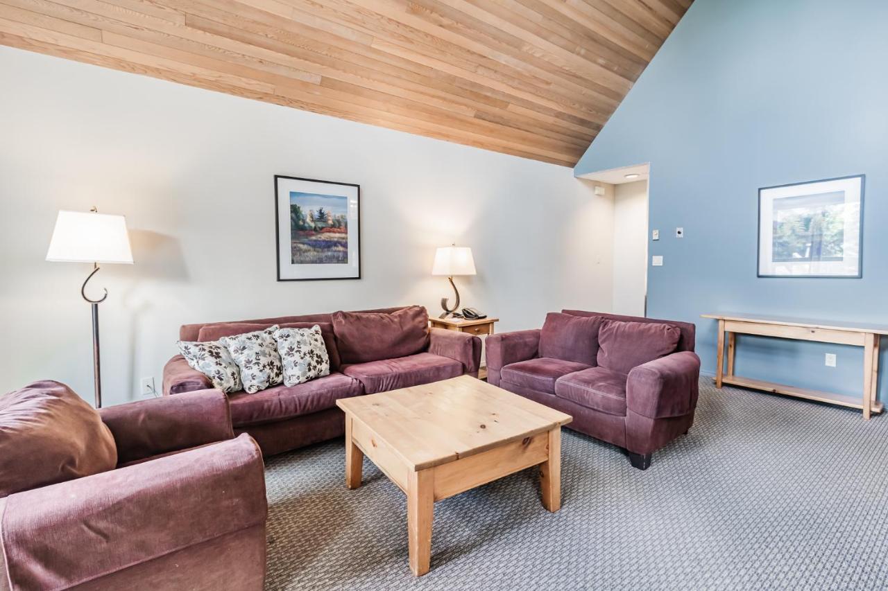 Snowbird Townhouses By Elevate Vacations Whistler Esterno foto