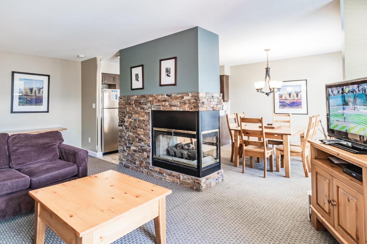 Snowbird Townhouses By Elevate Vacations Whistler Esterno foto