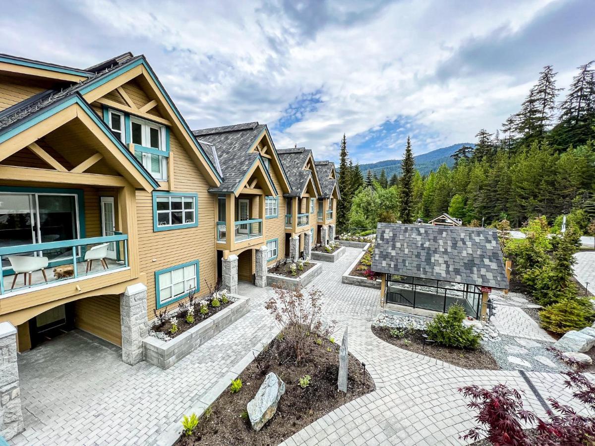 Snowbird Townhouses By Elevate Vacations Whistler Esterno foto