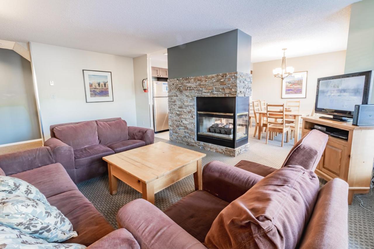 Snowbird Townhouses By Elevate Vacations Whistler Esterno foto