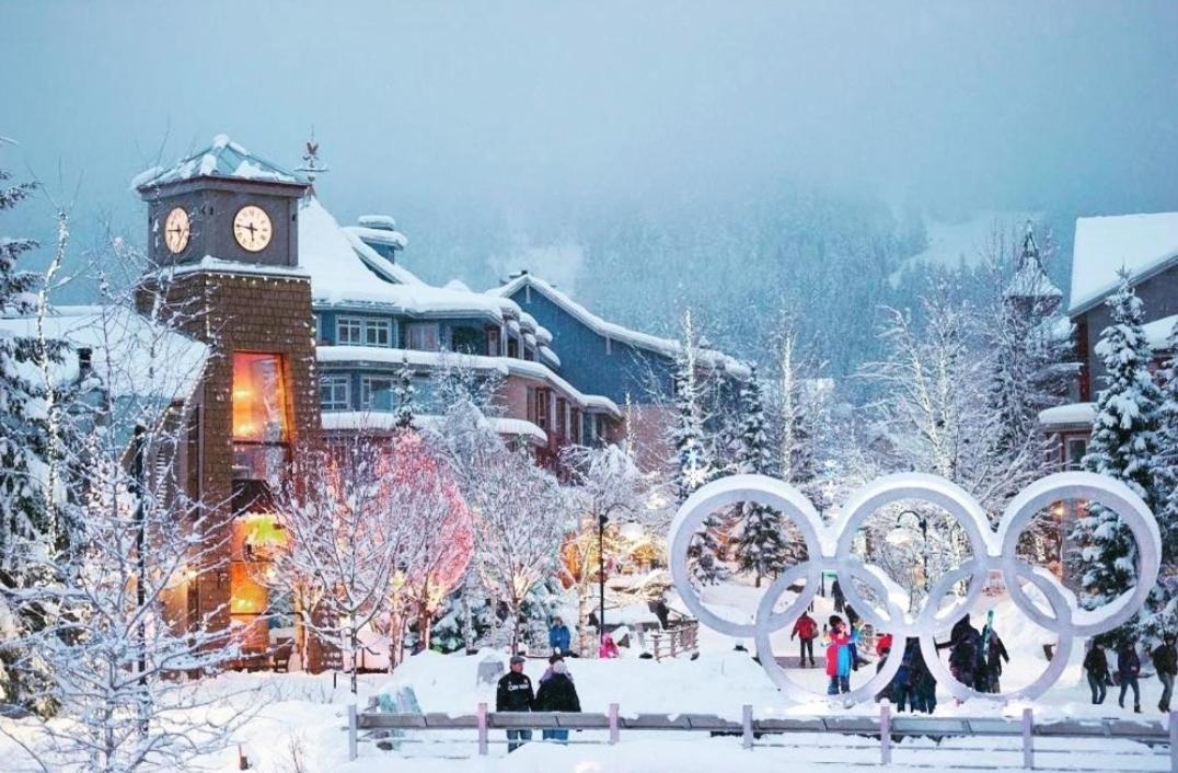 Snowbird Townhouses By Elevate Vacations Whistler Esterno foto